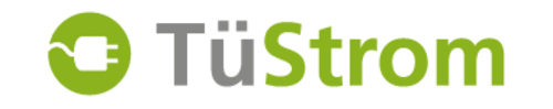 Ein Logo mit dem Text "TüStrom". Das Logo enthält ein grünes Kreis-Symbol mit einem Stecker-Icon, gefolgt von dem Schriftzug "TüStrom", wobei "Tü" in Grau und "Strom" in Grün dargestellt ist.