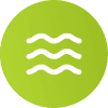 Grüner, runder Hintergrund mit drei horizontalen Wellenlinien in Weiß, die Wasser oder Baden symbolisieren.
