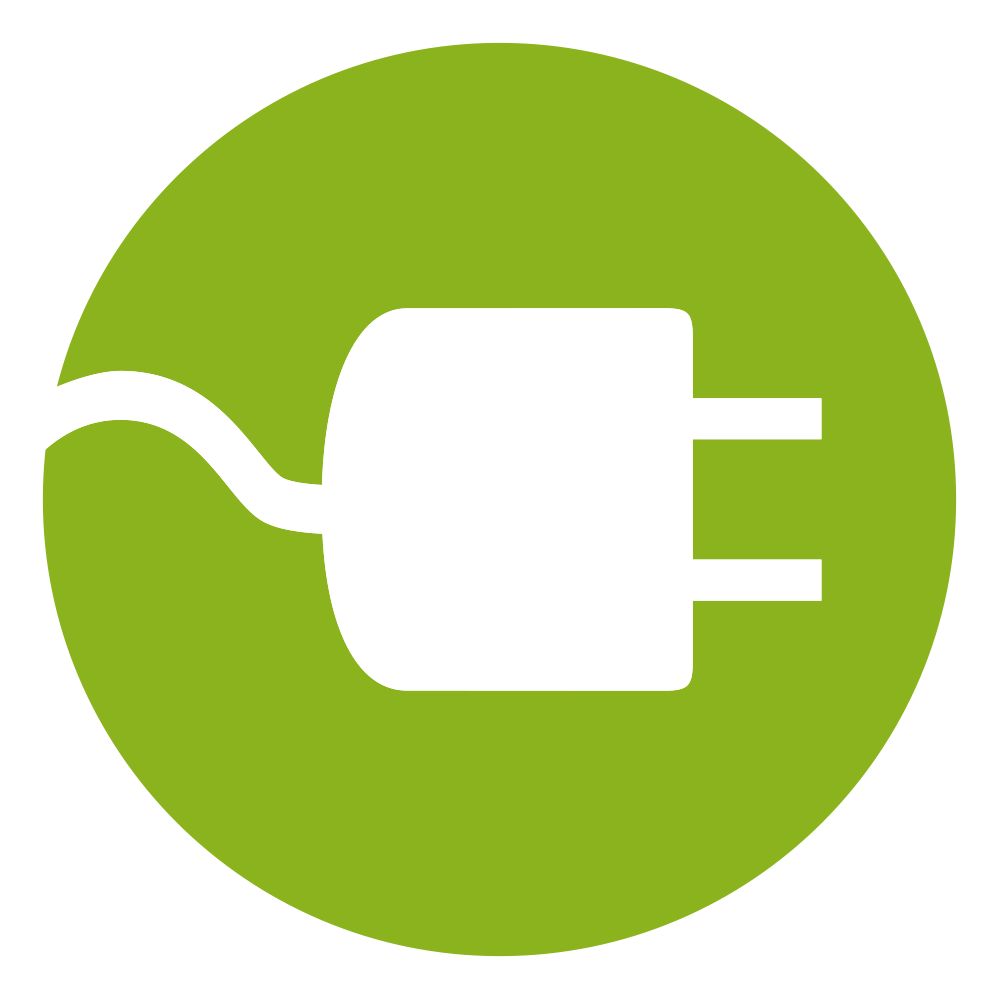 Ein grünes Rundsymbol mit einem weißen Steckdosenstecker und einem Kabel, das aus dem linken Rand des Symbols herausragt.